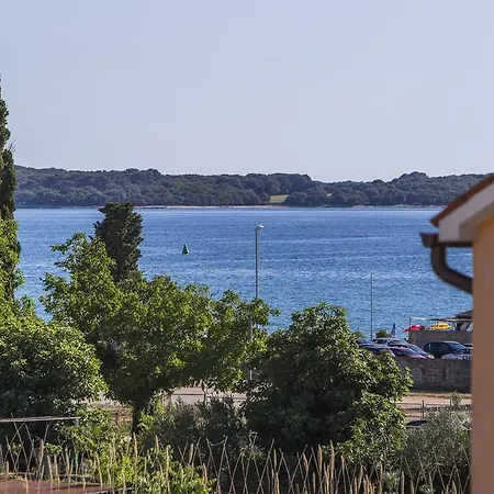 Apartment By The Sea